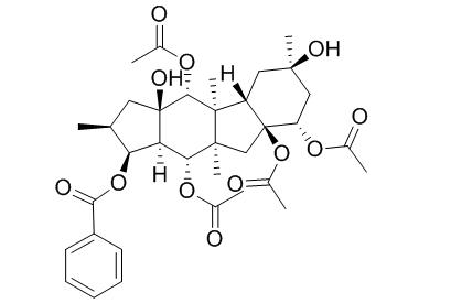 5,8,9,14-Tetraacetoxy-3-benzoyloxy-10,15-dihydroxypepluane